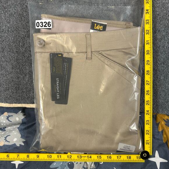 NWT Lee Reg Straight Mid Rise Khakis Women's 18W Med Tan Flex Motion Plus Pants - Picture 11 of 11